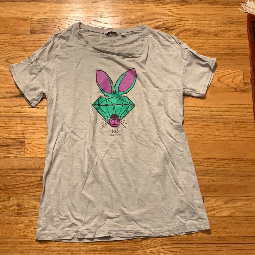 Uniqlo gem bunny t shirt- L